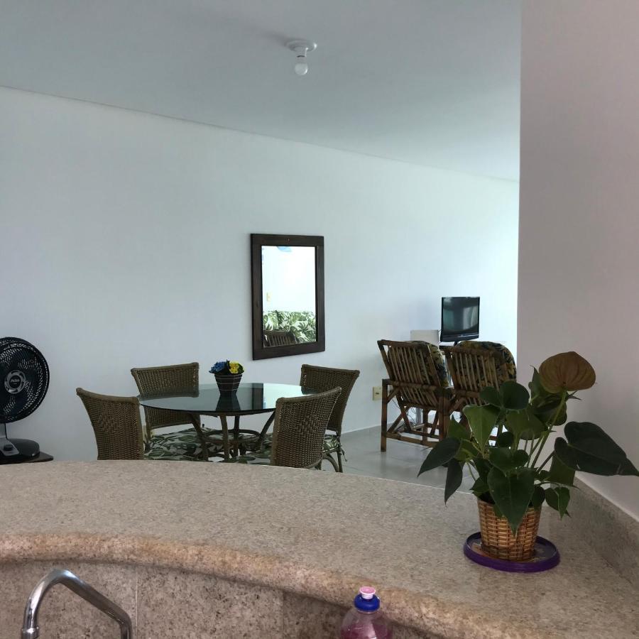 Apartamento pé na areia frente para o Mar e piscina na Prainha Caraguatatuba Extérieur photo