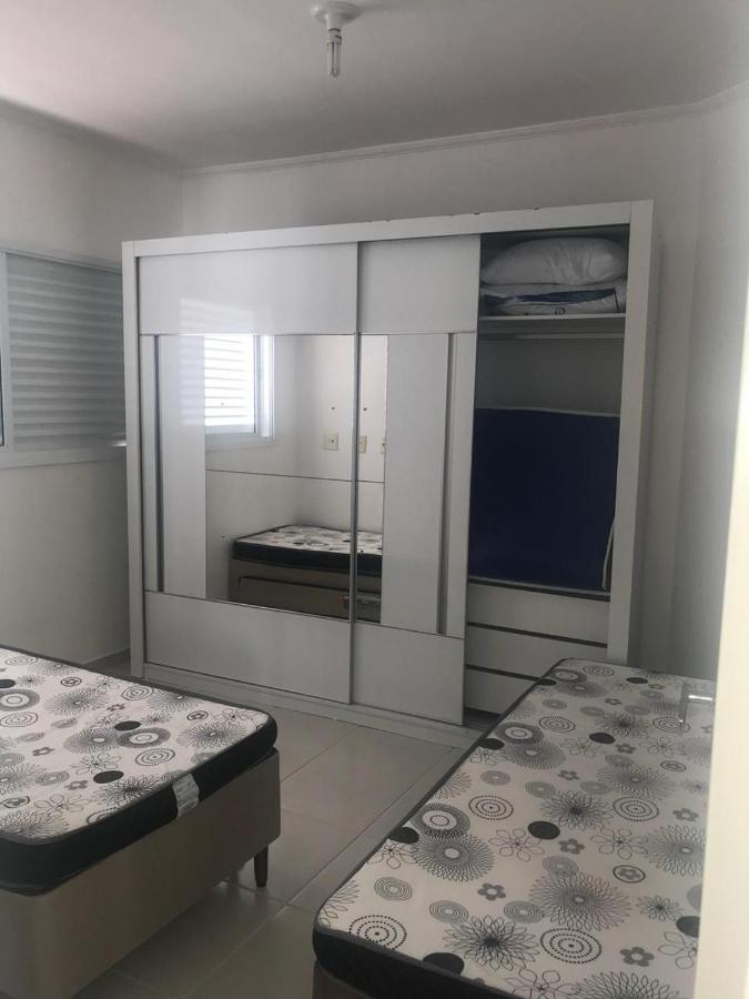 Apartamento pé na areia frente para o Mar e piscina na Prainha Caraguatatuba Extérieur photo