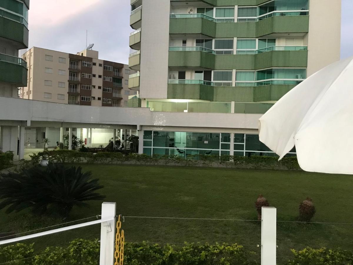 Apartamento pé na areia frente para o Mar e piscina na Prainha Caraguatatuba Extérieur photo